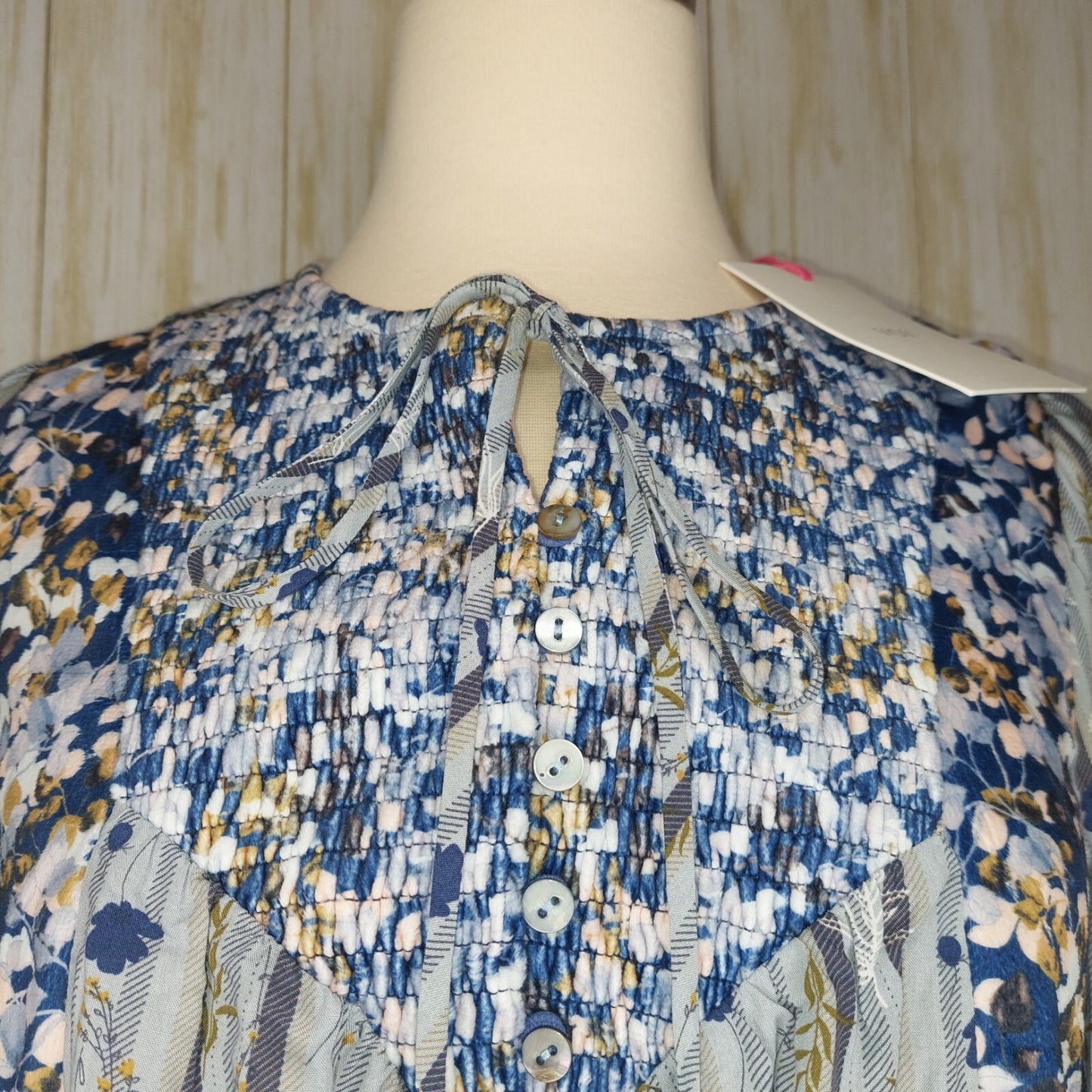 Voy Womens Top Size Small Gray & Blue Floral Boho Long Sleeve Nwt