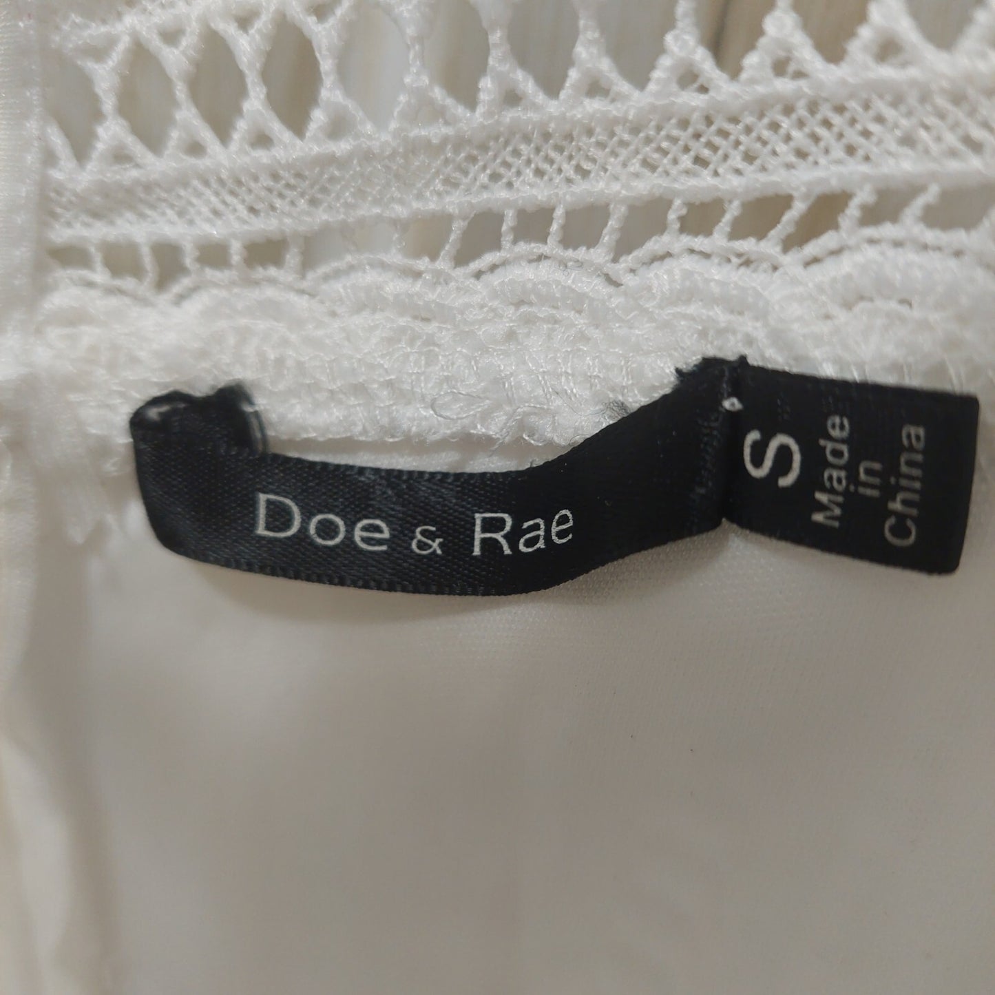 Doe & Rae Women’s Sheath~Size Small~ Sleeveless~Lace Overlay~Drop Waist~Lined