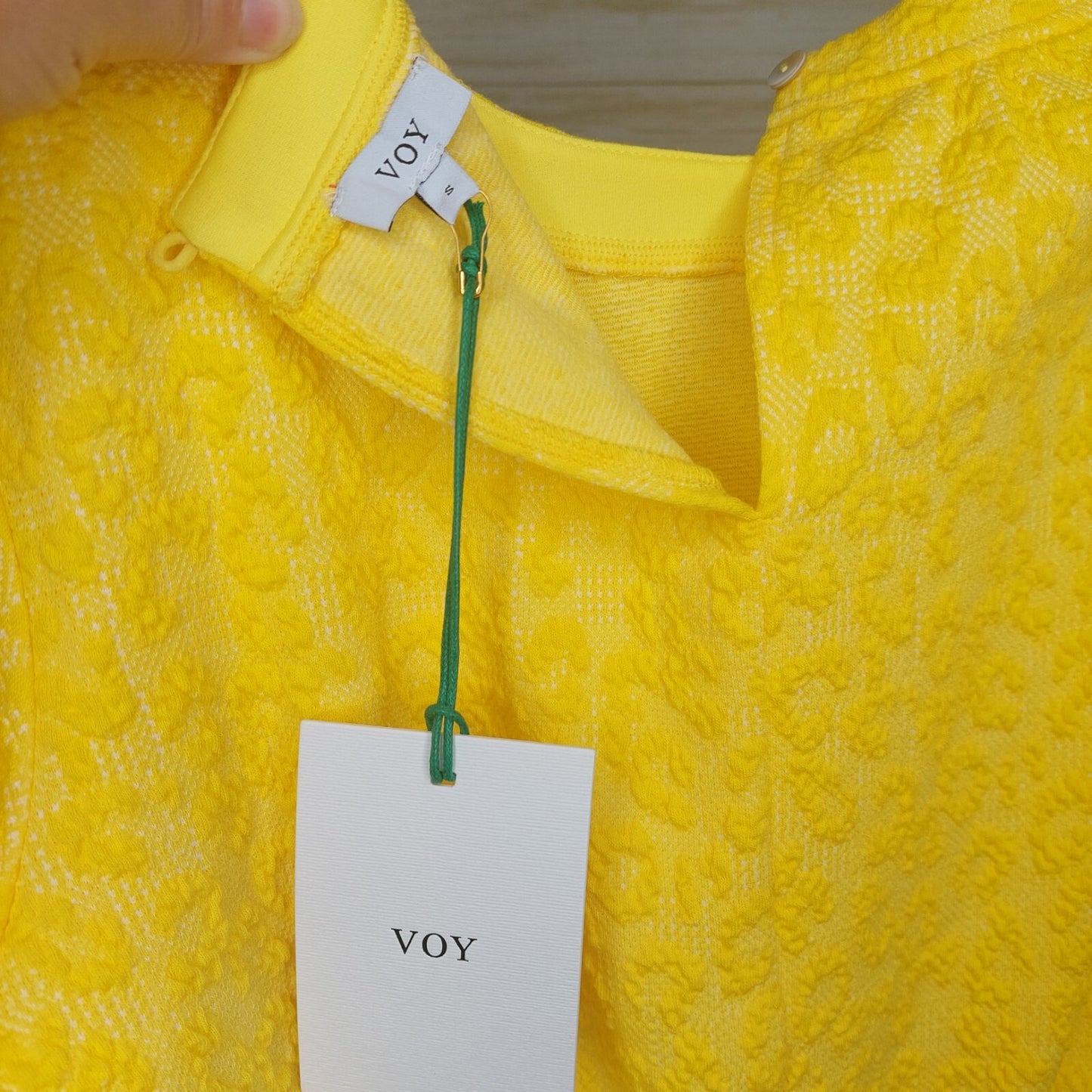 Voy Top Women's Size Small Yellow Bubble Sleeve Cheetah Textured NWT