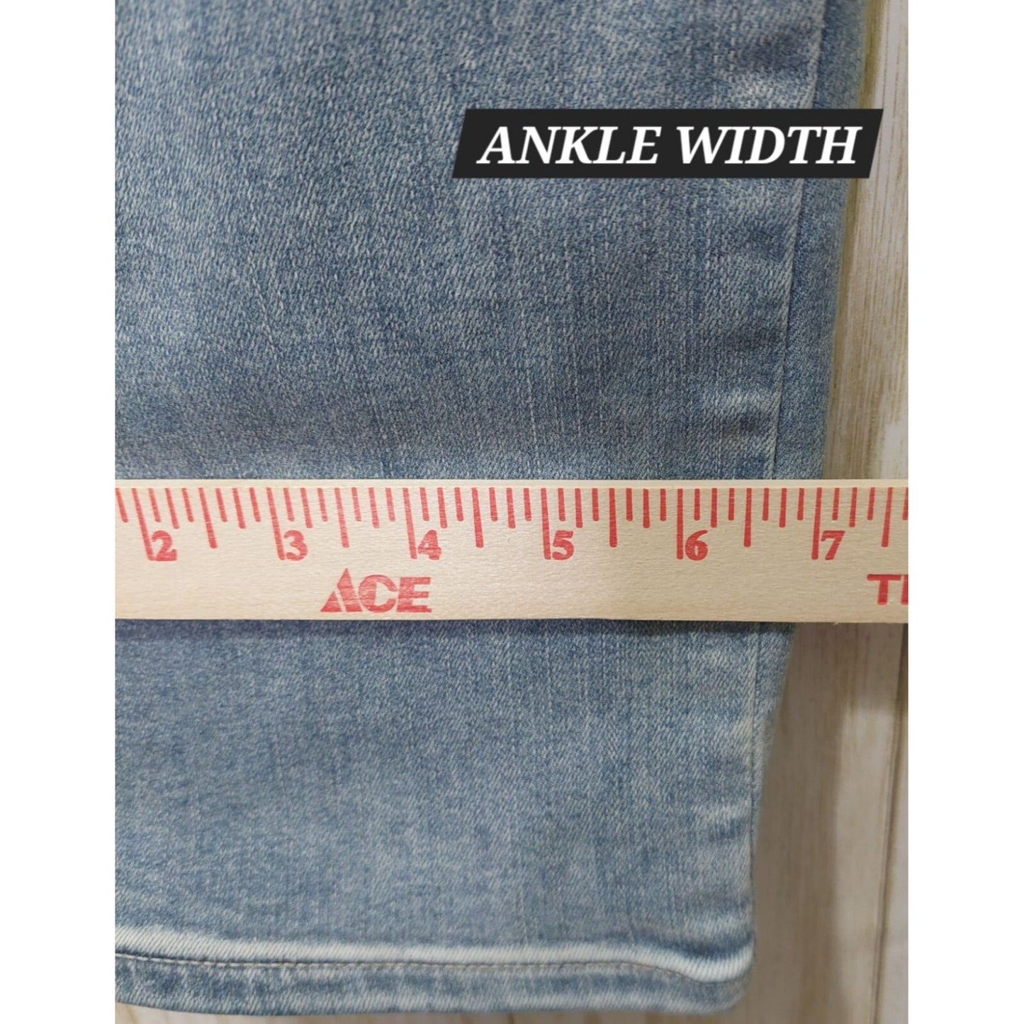 NYDJ Women's Marilyn Straight Jeans Size 10P Lift Tuck Technology Denim Jeans