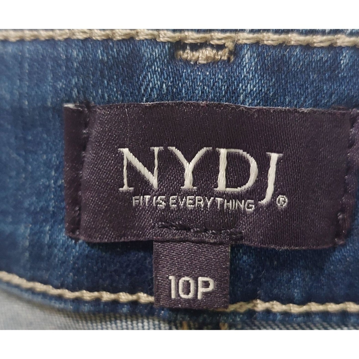 NYDJ Women's Marilyn Straight Jeans Size 10P Lift Tuck Technology Denim Jeans