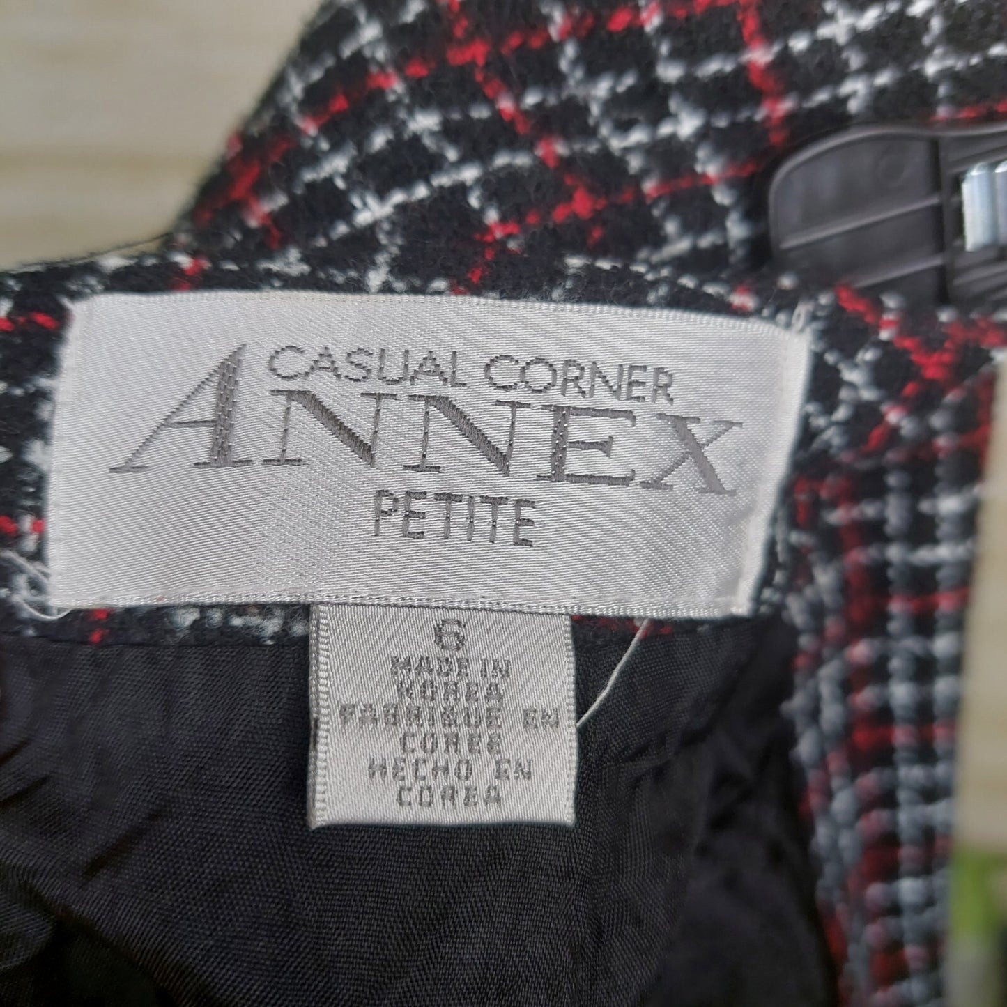 Casual Corner Annex Petites Skirt Size 6 Black/Red Plaid