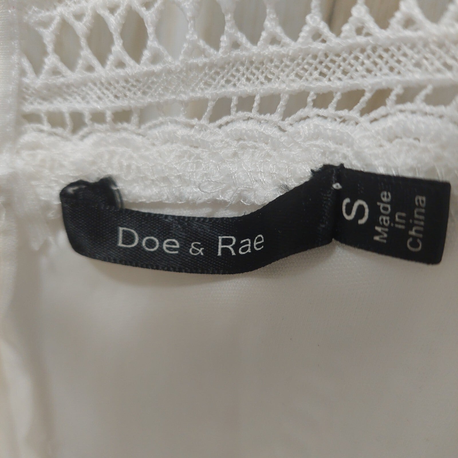 Doe & Rae Women’s Sheath~Size Small~ Sleeveless~Lace Overlay~Drop Waist~Lined 